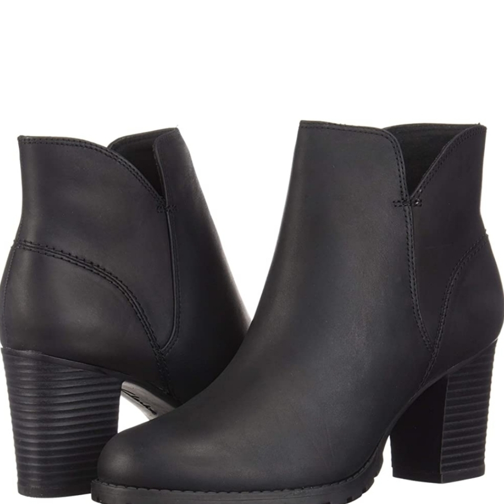 NWT Clarks Trish Ankle Boot - 8.0 M black